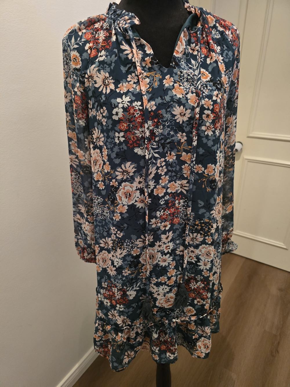Luxology Flooral Tie-Neck Babydoll Dress